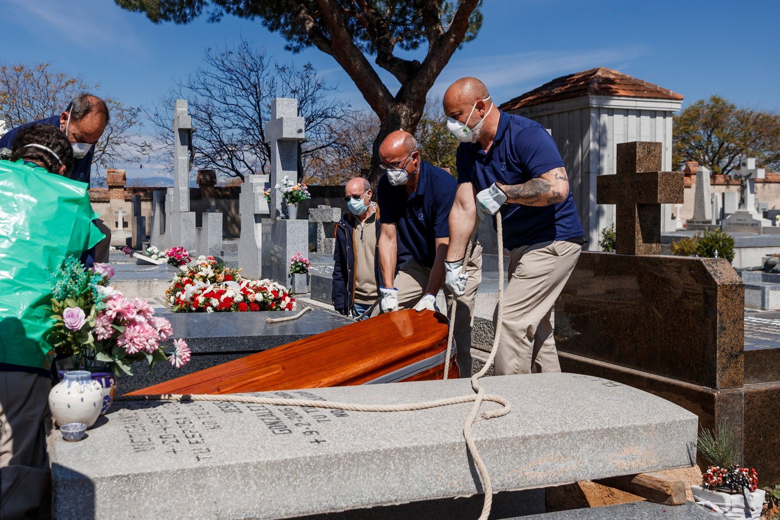 ESPANHA REGISTRA PICO DE MORTES POR CORONAVÍRUS EM UM DIA; FORAM 849 NAS ÚLTIMAS 24 HORAS