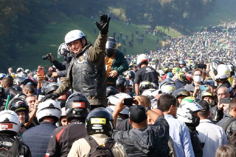 Brasil: ‘MOTOCIATA’ COM JAIR BOLSONARO REÚNE MILHARES DE MOTOCICLISTAS EM SP