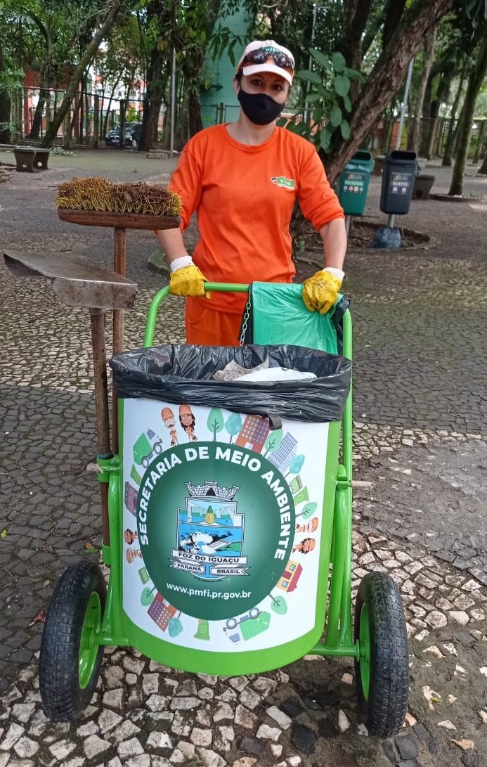 Foz do Iguaçu: EQUIPE DE VARRIÇÃO DA DIRETORIA DE SERVIÇOS URBANOS RECEBE NOVOS EQUIPAMENTOS