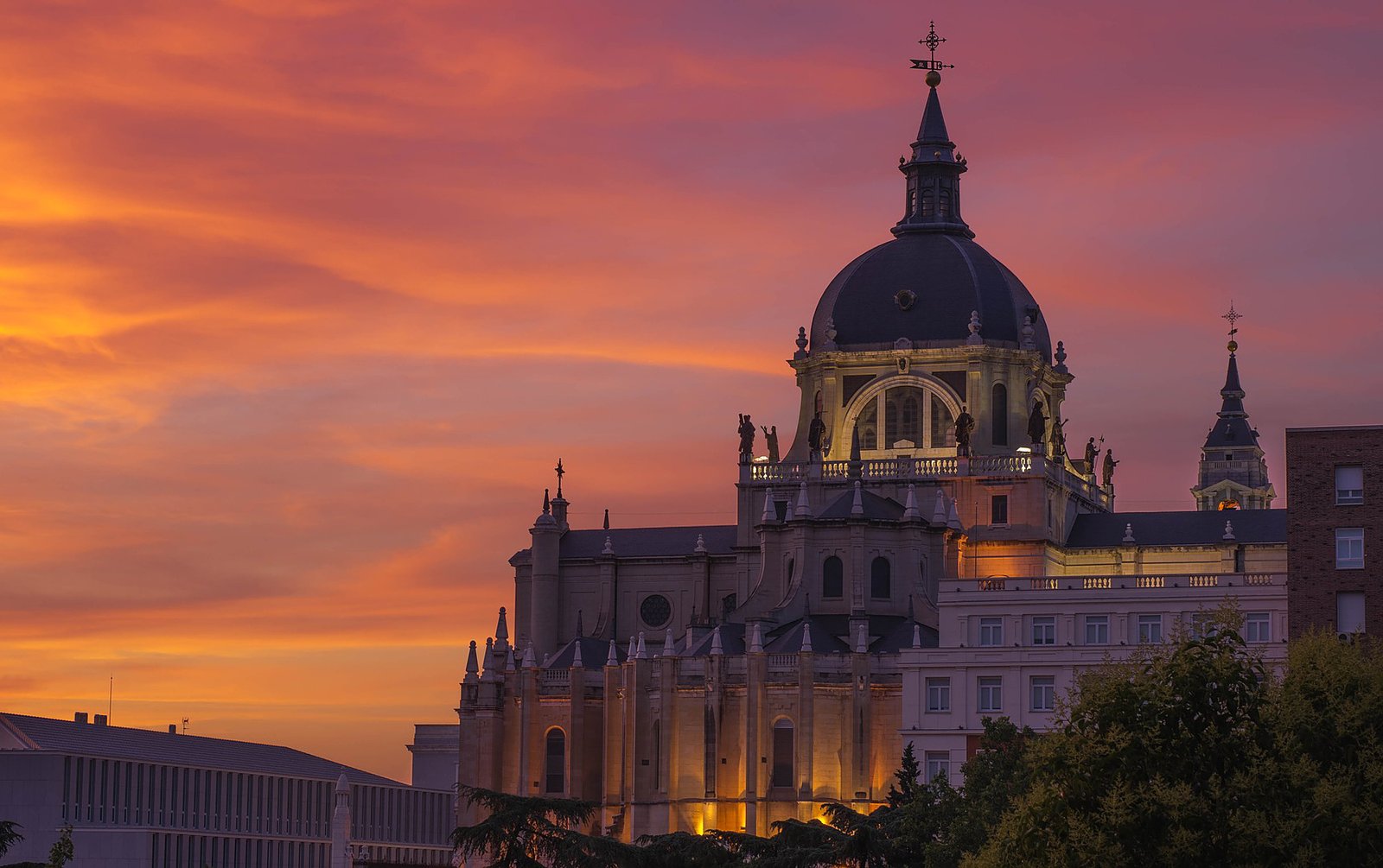 Excluído: ESPANHA REABRE PARA TURISMO MUNDIAL, MAS BRASIL FICA DE FORA