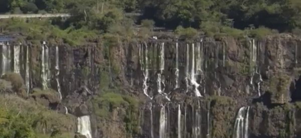 Seca no Estado: ESTIAGEM PREJUDICA NÍVEL DOS RIOS DO PARANÁ E MUDA PAISAGEM NAS CATARATAS DO IGUAÇU