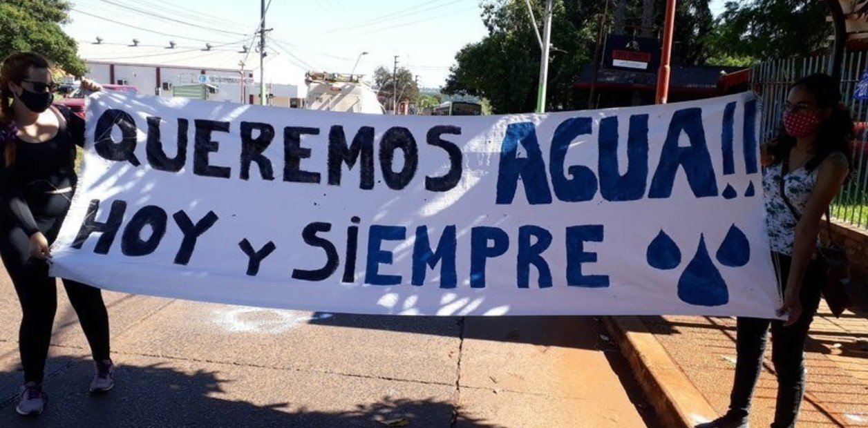 Frontera: ARGENTINA. EN PLENA PANDEMIA, EL HOSPITAL DE PUERTO IGUAZÚ SE QUEDÓ SIN AGUA, LOS BOMBEROS DEBEN LLEVERLE 70 MIL LITROS TODOS LOS DÍAS