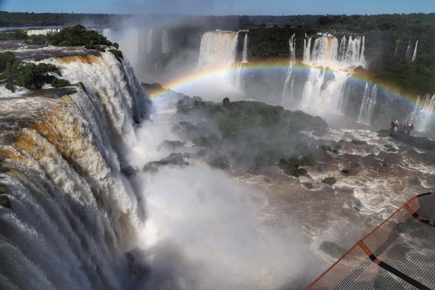 Cataratas do Iguaçu: VISITAS NO PARQUE NACIONAL CONFIRMAM RETOMADA DO TURISMO DE FOZ