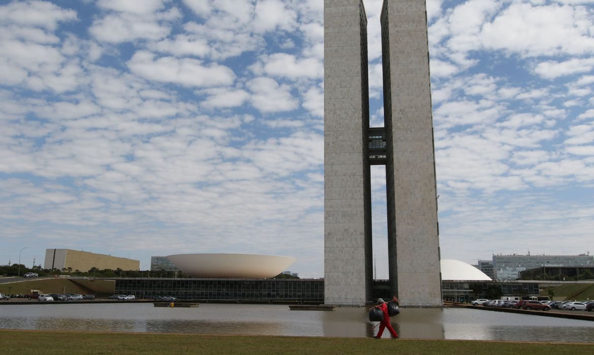 Orçamento: LDO DE 2022 PREVÊ AUMENTO DO FUNDO ELEITORAL PARA QUASE R$ 6 BILHÕES