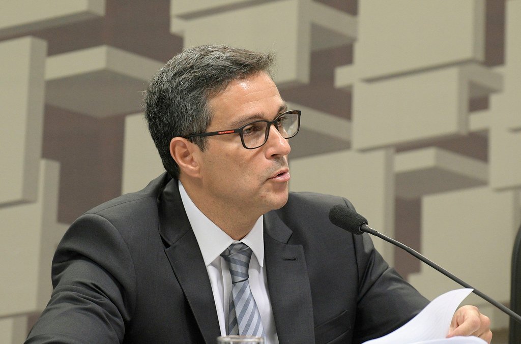 Economia: CAMPOS NETO DIZ QUE FARÁ O NECESSÁRIO PARA MANTER INFLAÇÃO CONTROLADA