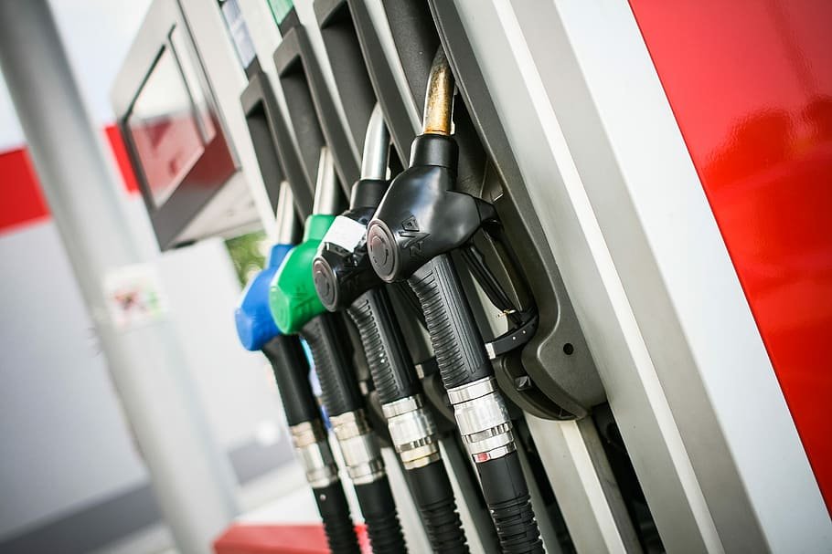 Economia: QUEM É O VILÃO DA ALTA DA GASOLINA? ENTENDA COMO É CALCULADO O PREÇO