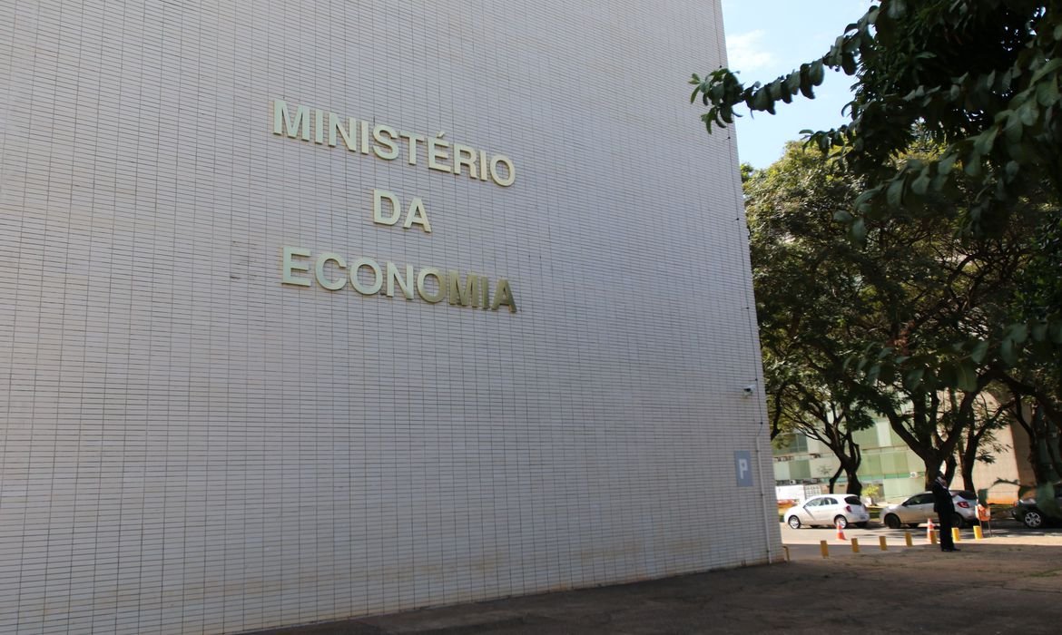 Economia: MINISTÉRIO DA ECONOMIA LANÇARÁ MEDIDAS DE ESTÍMULO AO CRÉDITO