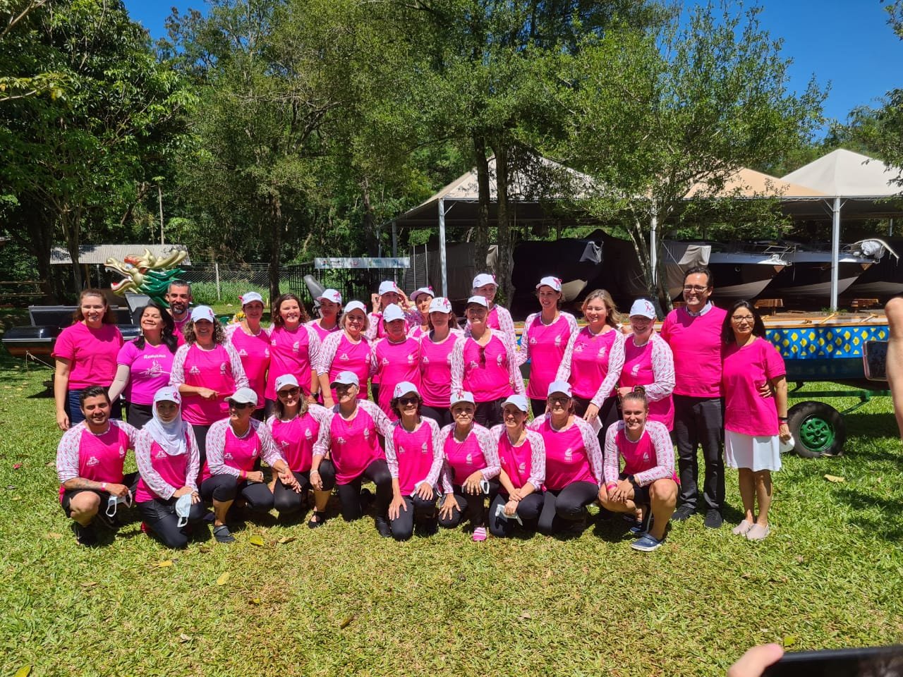 Itaipu: BATISMO DE EMBARCAÇÃO MARCA NOVA FASE DA EQUIPE DE CANOAGEM FLOR DE LÓTUS