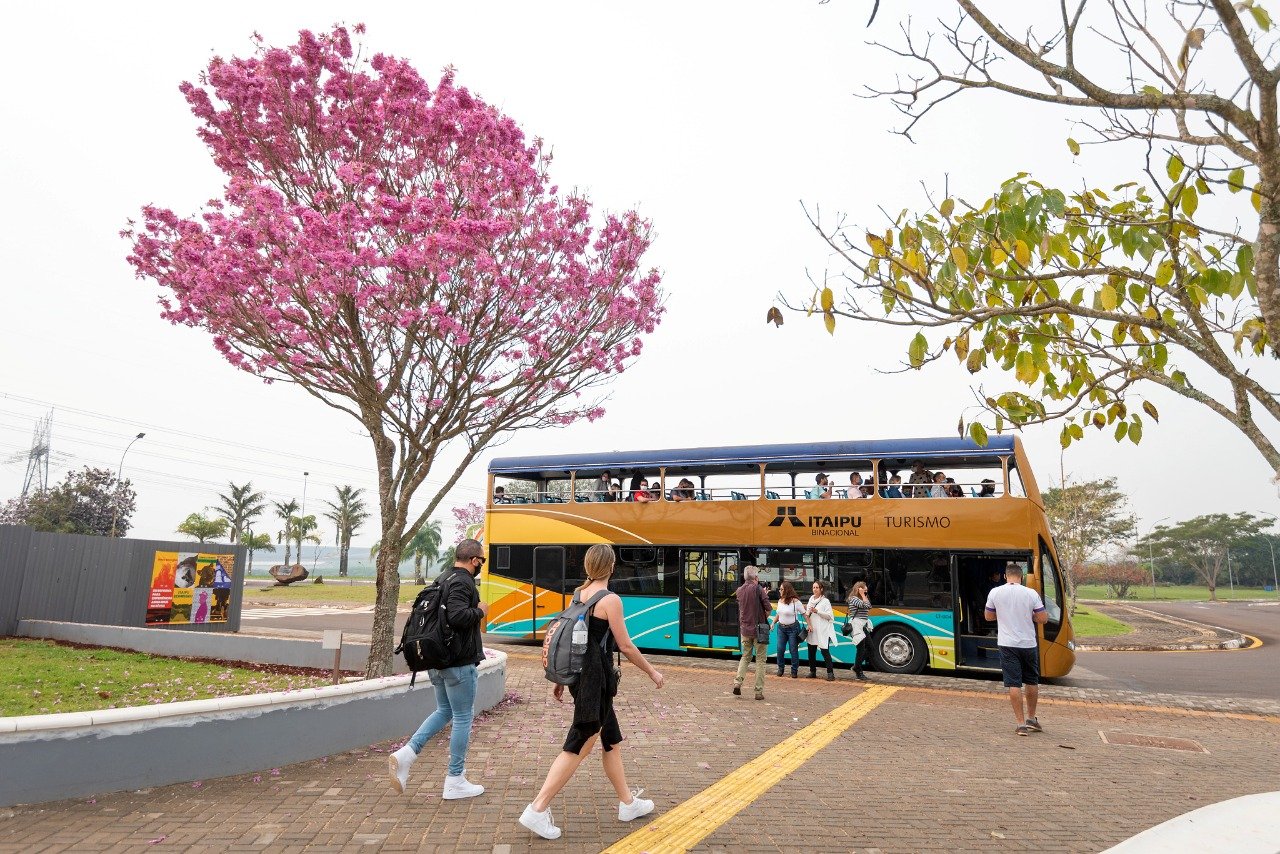 Turismo: ITAIPU RECEBE 7.369 PESSOAS NO FERIADÃO