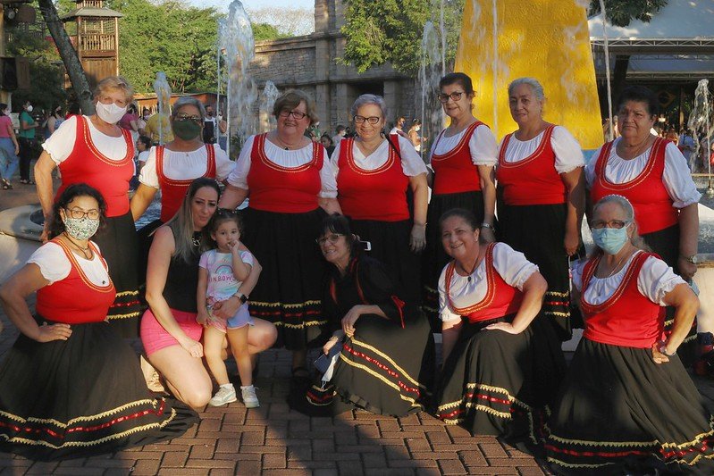 Foz do Iguaçu: IDOSOS DO CENTRO DE CONVIVÊNCIA VISITAM ATRATIVOS LOCAIS