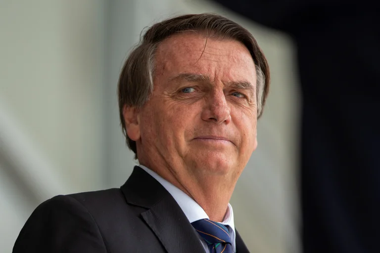 Brasil: BOLSONARO REALIZA UNA ENCUESTA POR INTERNET PARA SABER SI LO BRASILEROS QUIEREN VACUNAR A LOS NIÑOS CONTRA EL COVID-19