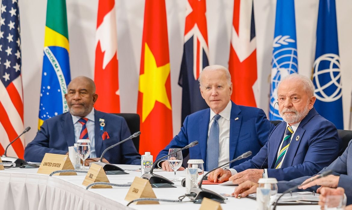 Após G7: LULA MANTÉM POSIÇÃO SOBRE GUERRA NA UCRÂNIA