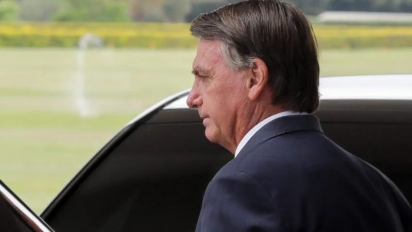 Saúde: JAIR BOLSONARO MARCA CIRURGIA PARA 11 DE SETEMBRO