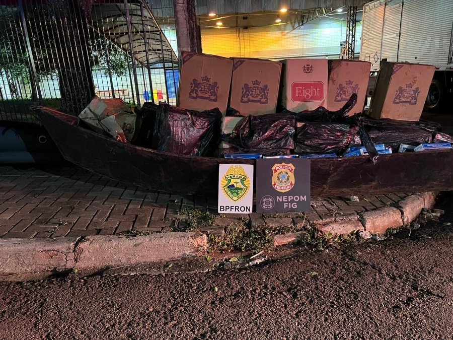 Contrabando: FORÇAS POLICIAIS REALIZAM APREENSÃO DE BARCO CARREGADO COM CIGARROS