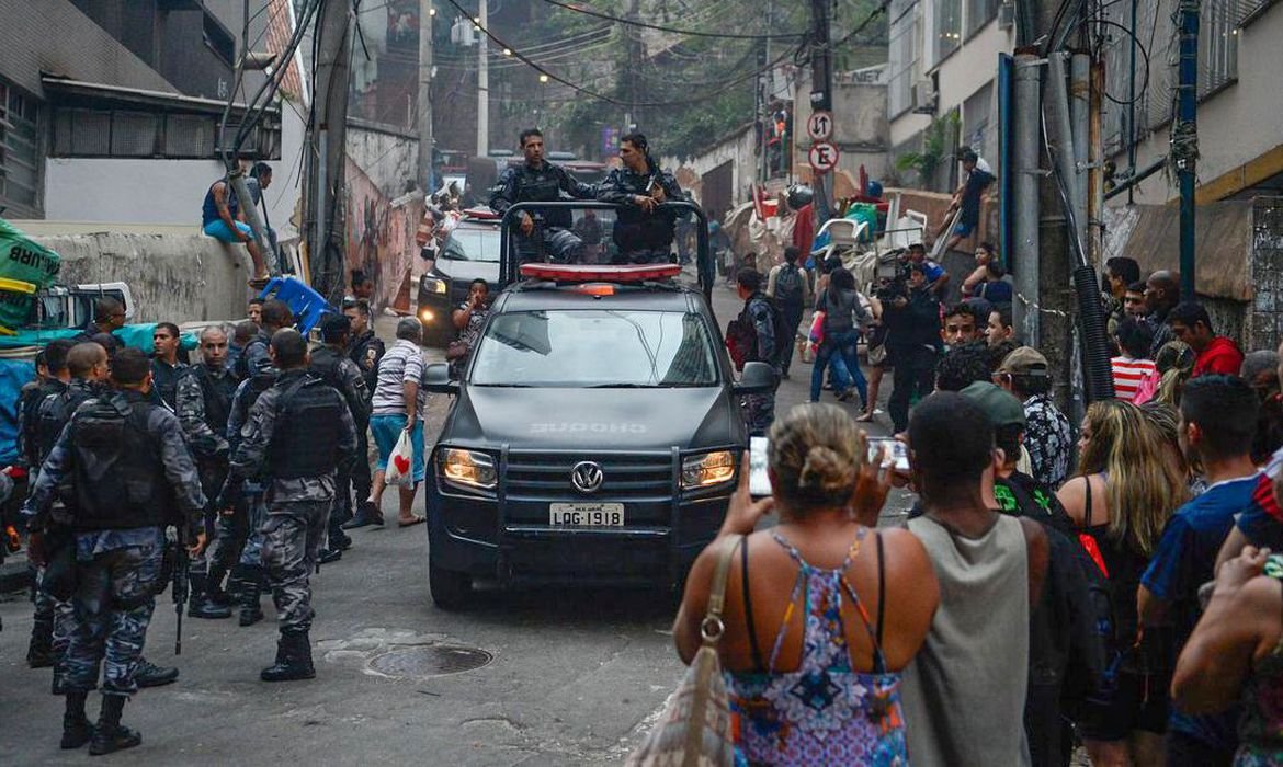 Entenda: AÇÕES POLICIAIS EM FAVELAS CAUSAM PREJUÍZO DE R$ 14 MILHÕES POR ANO