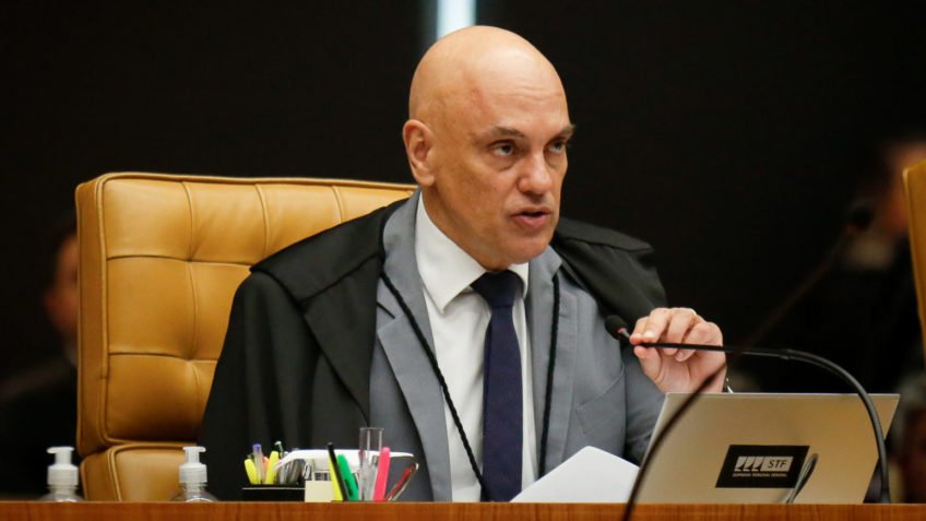 Entenda: MORAES MANDA SOLTAR PRESOS POR FRAUDES EM CARTÃO DE VACINA