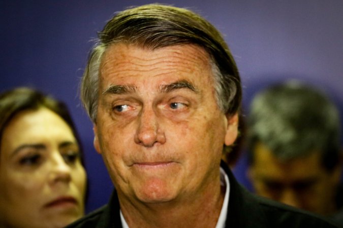 Política: BOLSONARO PERDE 81 MIL SEGUIDORES APÓS EXCLUIR CANAL NO WHATSAPP POR ENGANO