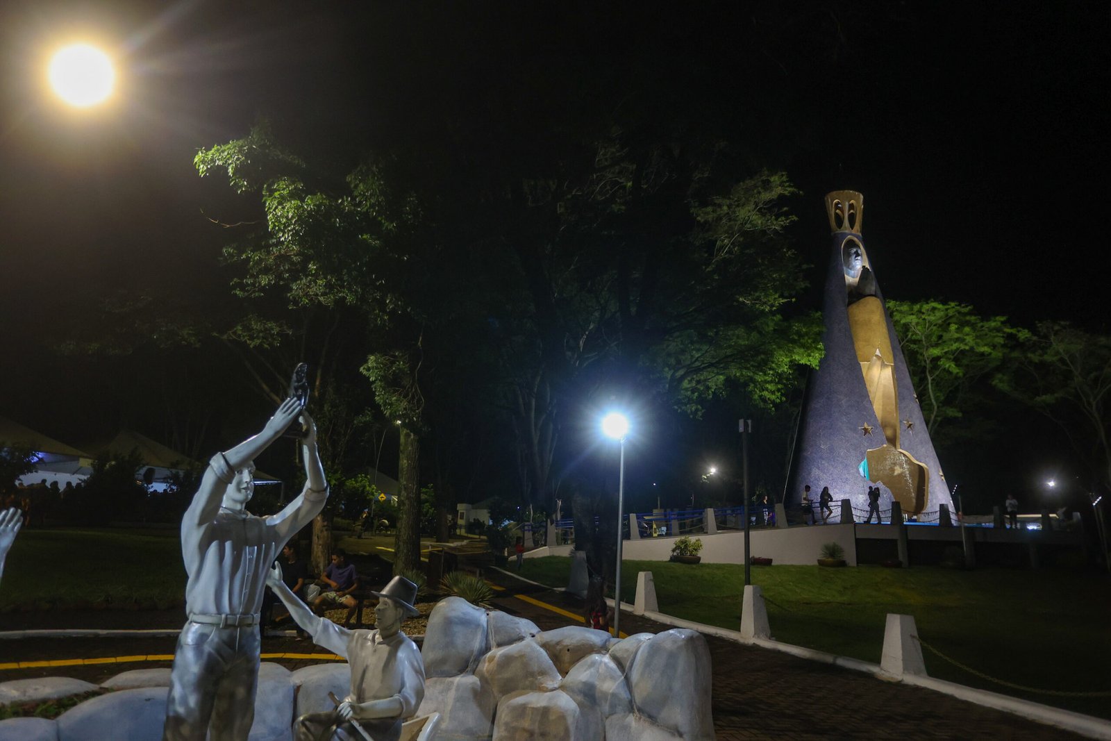 Dia da Padroeira: COM MONUMENTO DE 26 METROS, ITAIPULÂNDIA ESPERA 50 MIL FIÉIS