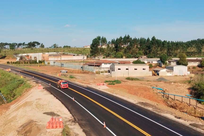 Infraestrutura: RECUPERAÇÃO DA PR-151 EM JAGUARIAÍVA JÁ TEM NOVO PAVIMENTO