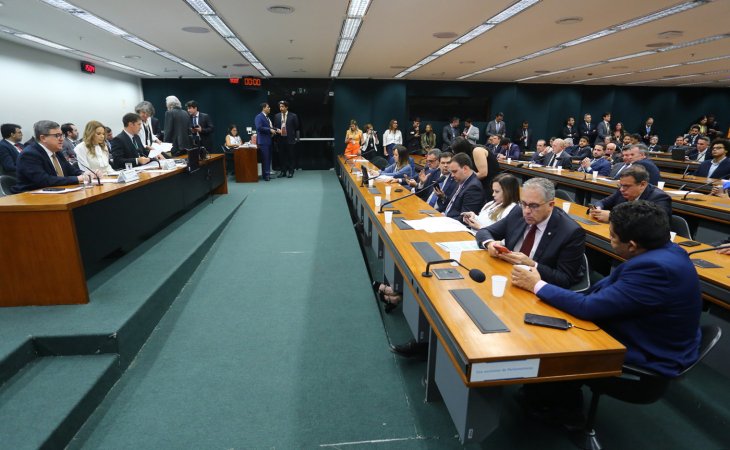 Brasil: GOVERNO CORRE CONTRA O TEMPO PARA APROVAR ORÇAMENTO DE 2024 ANTES DO RECESSO PARLAMENTAR