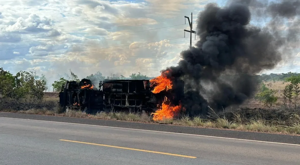 Entenda: CAMINHÃO DO EXÉRCITO EXPLODE APÓS ACIDENTE NA FRONTEIRA COM A GUIANA