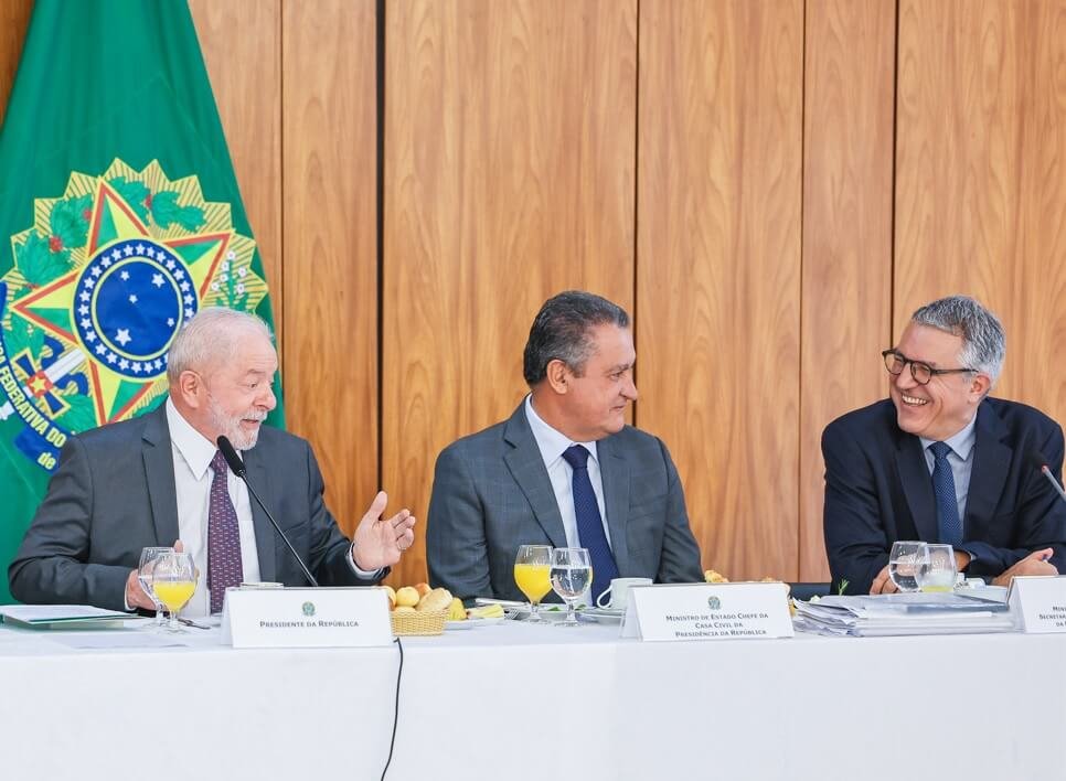 Conflito: EM CLIMA TENSO NO CONGRESSO, LULA REÚNE MINISTROS PARA DISCUTIR PAUTAS