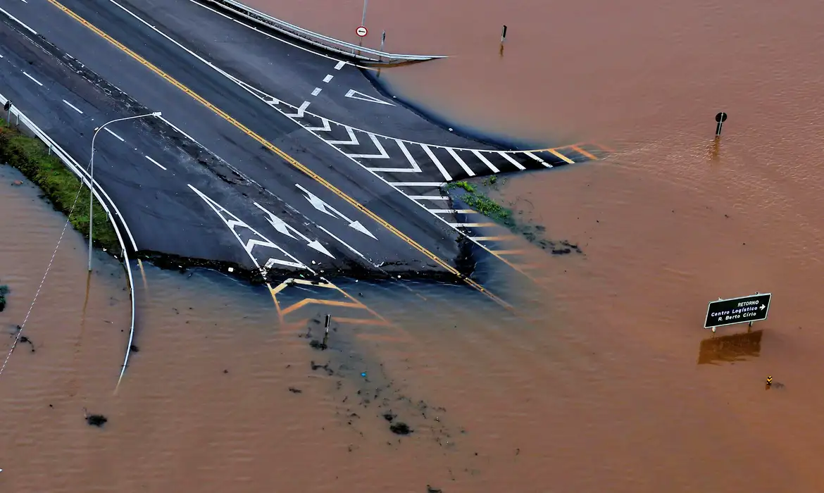 Emergência Climático: MAIS DE 2 MILHÕES DE PESSOAS FORAM AFETADAS PELAS ENCHENTES NO RS