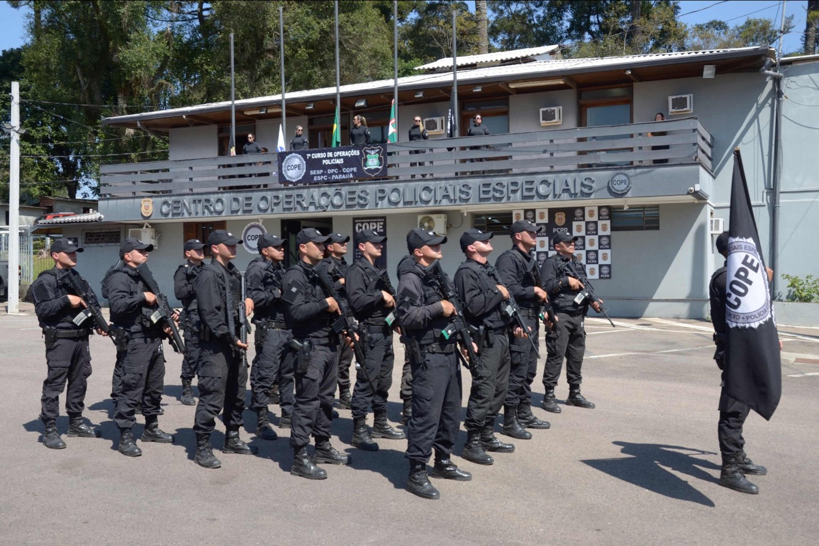 Segurança: PCPR FORMA 16 AGENTES DE SEGURANÇA PÚBLICA PARA OPERAÇÕES DE ALTO RISCO