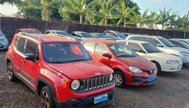 Oportunidade: FOZ DO IGUAÇU REALIZA LEILÃO DE NOVE CARROS E 43 MOTOS