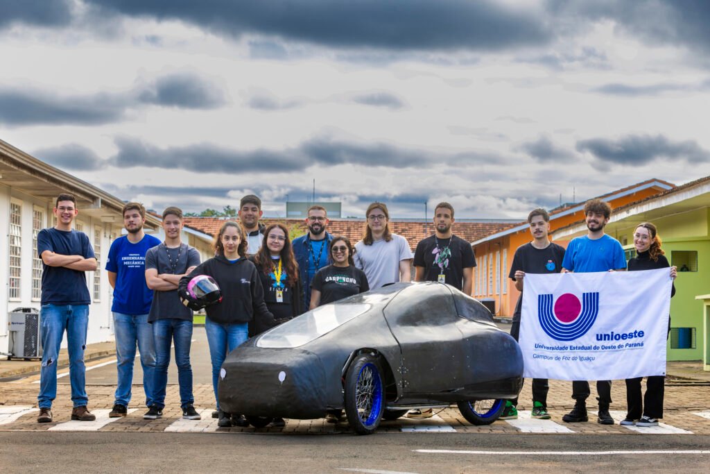 Conquista: UNIVERSITÁRIOS DE FOZ DO IGUAÇU DESENVOLVEM CARRO MOVIDO A HIDROGÊNIO VERDE