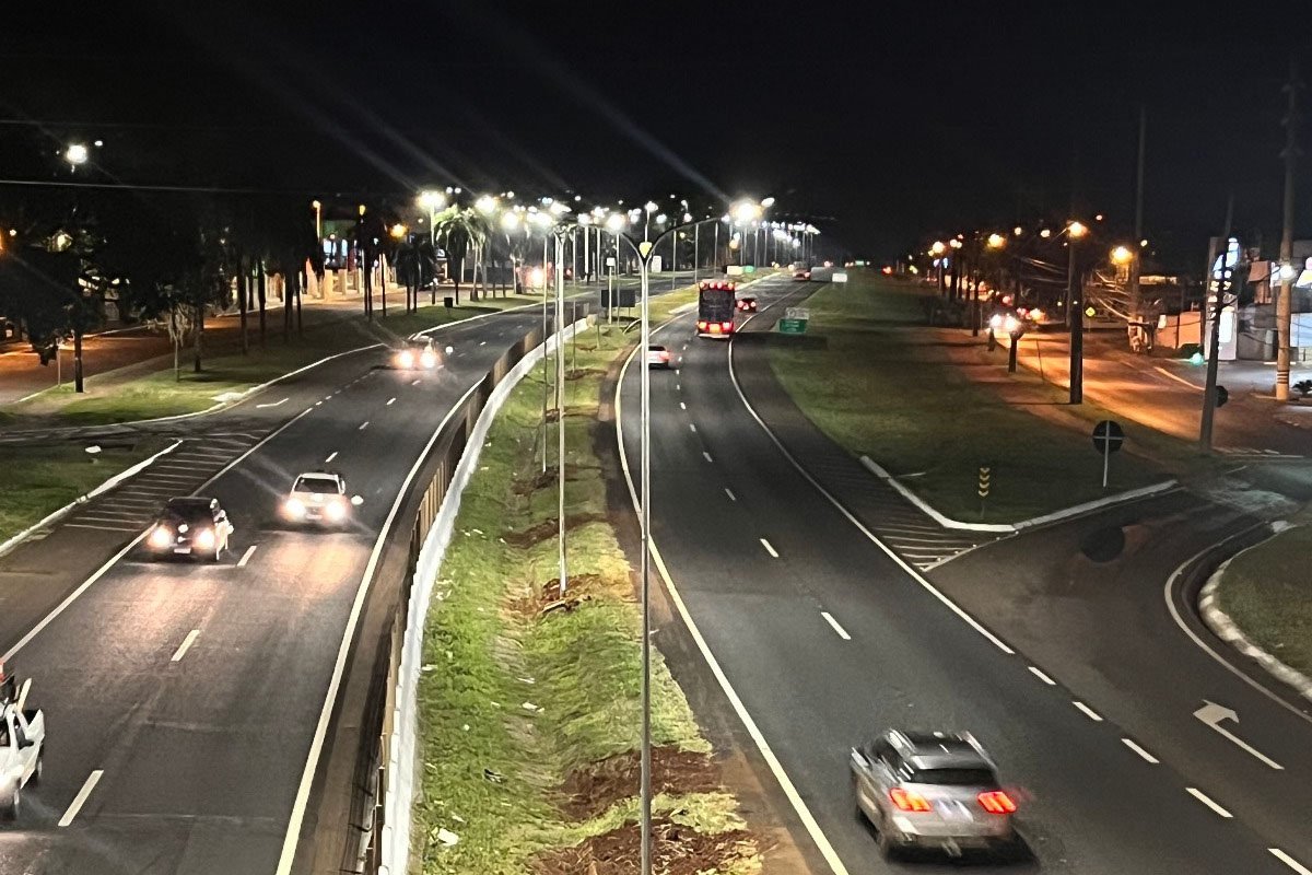 Neste Mês: NOVA ILUMINAÇÃO DA BR-277 EM FOZ DO IGUAÇU SERÁ ENTREGUE EM BREVE