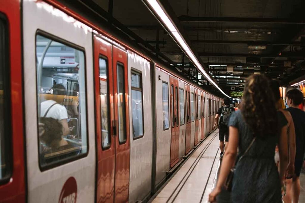 Curiosidade: DE ONDE VEM A ENERGIA DAS ESTAÇÕES DE METRÔ EM BARCELONA?