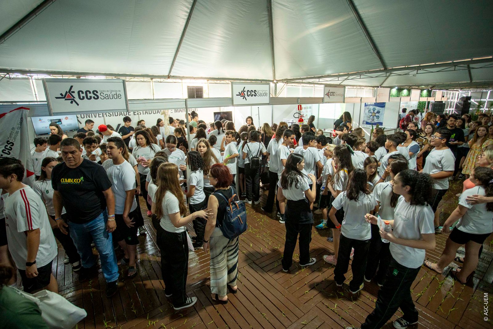 Evento: PAVILHÃO CIENTÍFICO REÚNE MILHARES DE VISITANTES E ABRE PARANÁ FAZ CIÊNCIA NA UEM