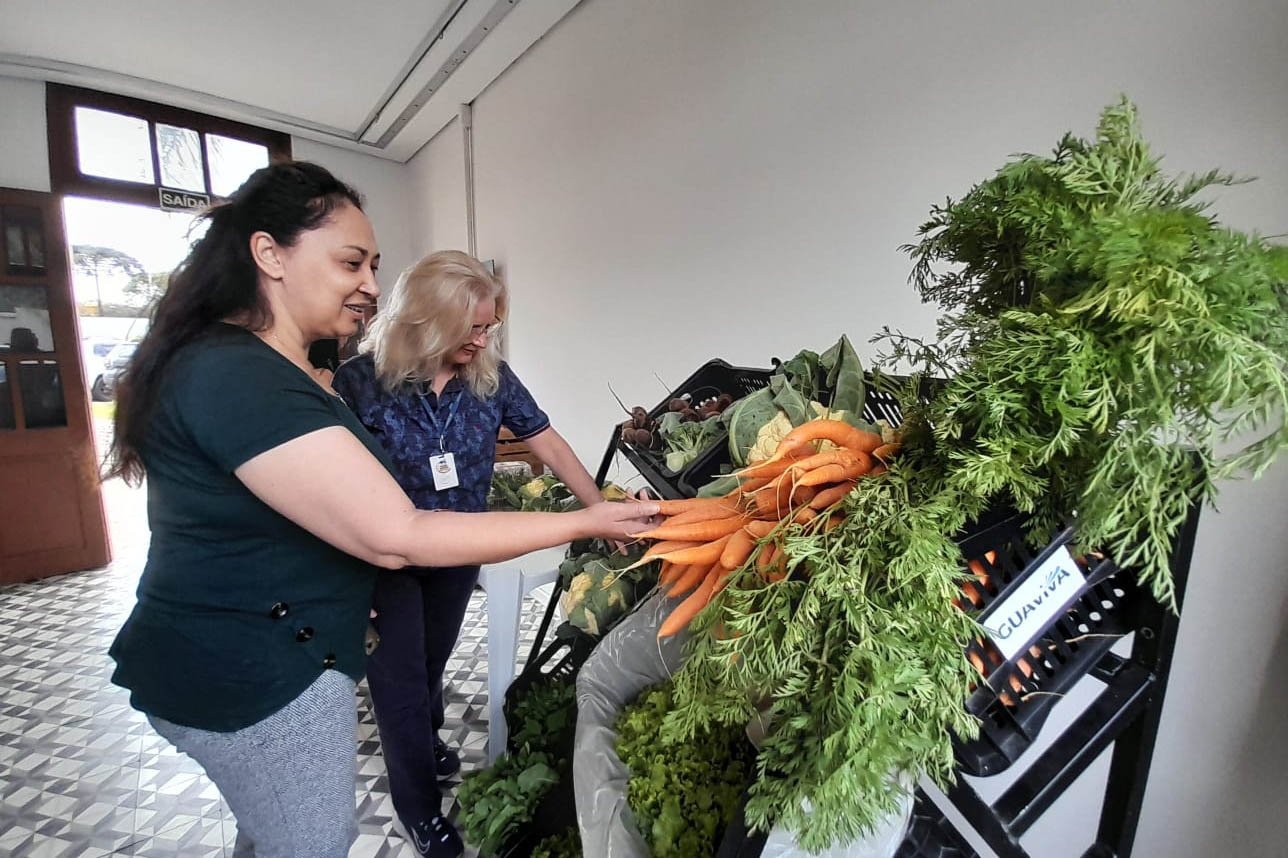 Registro: SANEPAR ABRIGA FEIRA DE PRODUTOS SUSTENTÁVEIS COLHIDOS NA BACIA DO MIRINGUAVA